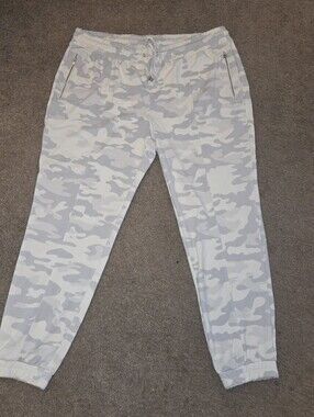 Camouflage joggers - Chicos size 3R - super soft and like-new